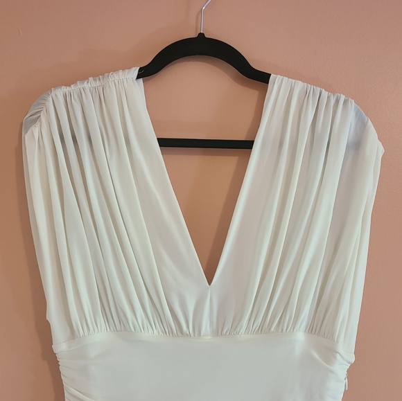 NWOT BCBGMaxAzaria White Ruffled Bodycon Dress 💋🌴 - Picture 3 of 13